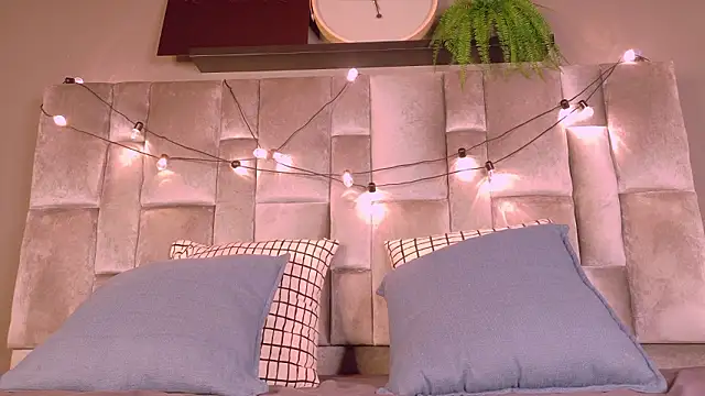 AbbyWathson online show from March 18, 12:32 pm