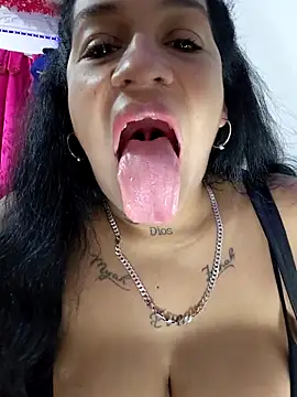 Michelle Brito1 online show from March 22, 3:18 pm