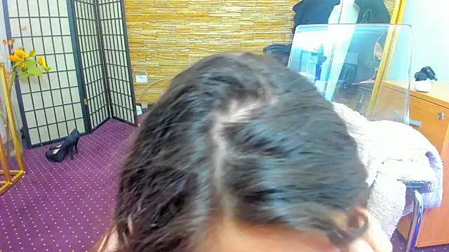 AishaRouhi online show from February 18, 5:17 am