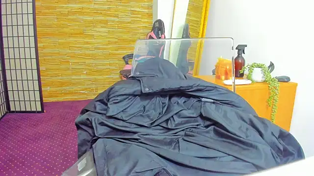 AishaRouhi online show from March 2, 5:19 am