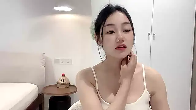 cloud8822 online show from May 18, 2:12 pm