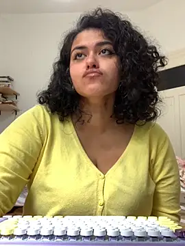 Snapshot of Curvydesifromgermany chatting on September 9, 8:36 am Curvydesifromgermany online show from September 9, 8:36 am