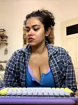 Snapshot of Curvydesifromgermany chatting on September 23, 2:37 pm Curvydesifromgermany online show from September 23, 2:37 pm