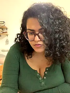 Curvydesifromgermany online show from November 13, 3:33 pm