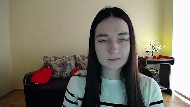 Pretty shy online show from April 14, 9:09 am