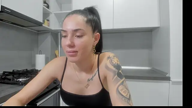 Emmapmg online show from February 1, 2:27 pm