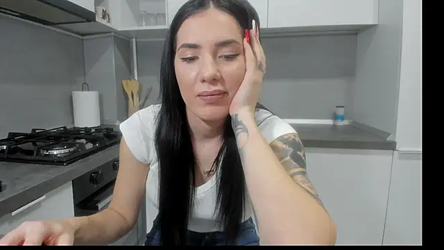 Emmapmg online show from February 13, 1:02 pm