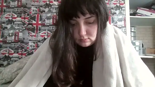 Lynylou online show from November 6, 1:17 pm