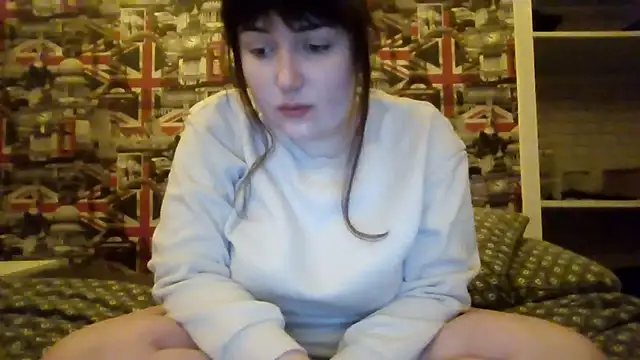 Lynylou online show from November 14, 9:04 pm