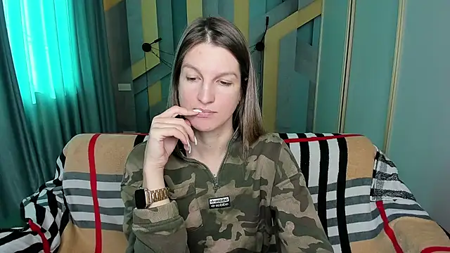 EmilyWalkeri online show from October 29, 8:18 am