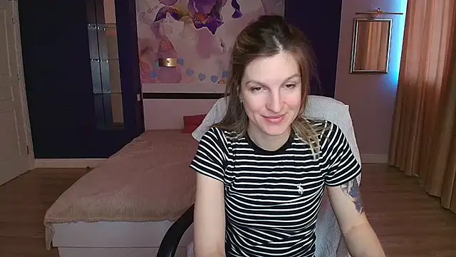 EmilyWalkeri online show from March 19, 8:18 am