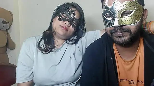 Snapshot of Cutehornycouples chatting on October 26, 6:14 pm Cutehornycouples online show from October 26, 6:14 pm
