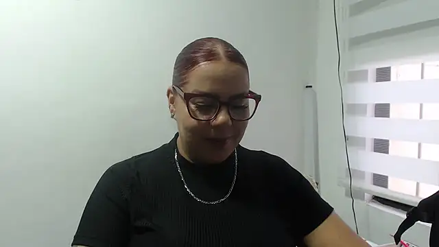 Rebecagiraut online show from November 13, 11:31 am