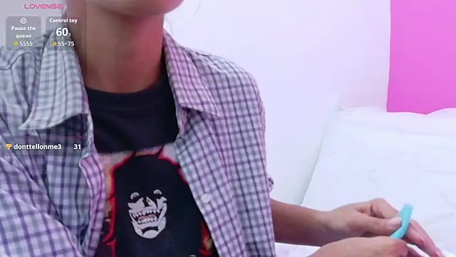 yourcuteneighbourr online show from December 18, 3:22 am