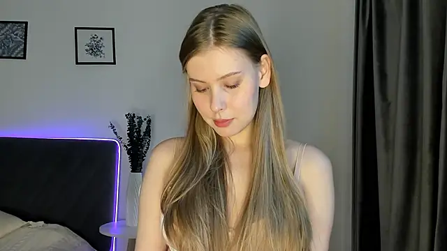 elliediaz online show from November 19, 6:30 pm