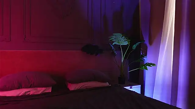 Liv Fay online show from March 10, 2:10 pm