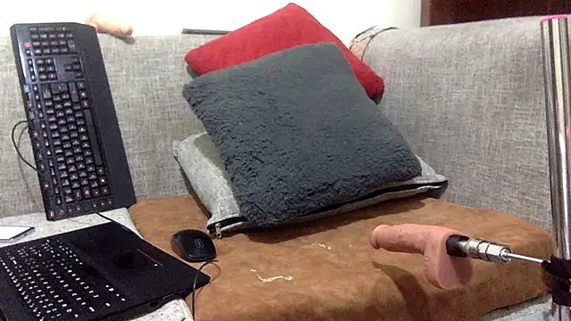 creamyjuices01 online show from March 12, 2:14 am