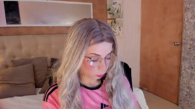 Snapshot of zoe_alanaa chatting on September 23, 7:23 pm zoe alanaa online show from September 23, 7:23 pm