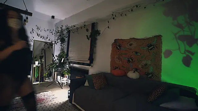 Snapshot of Leona_Mell chatting on October 6, 11:42 pm Leona Mell online show from October 6, 11:42 pm