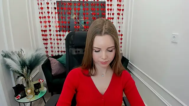 MileyWings online show from February 15, 12:15 pm