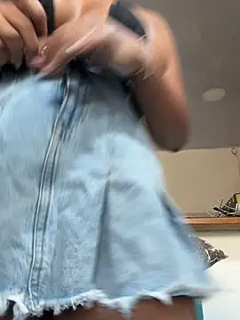 anaesca online show from December 19, 1:36 pm