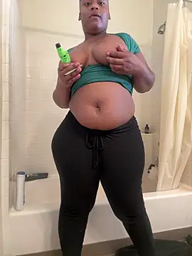 Prettynthick12 online show from April 2, 12:19 am