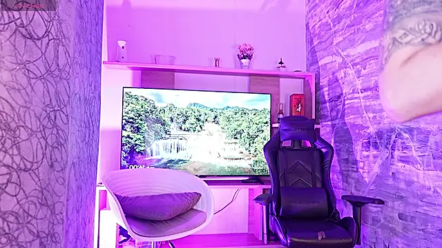 Melany Luv online show from March 26, 9:38 pm