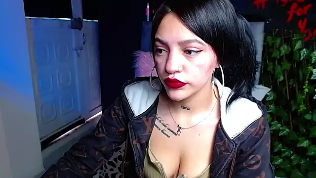 Violettasquirt online show from April 18, 2:19 pm