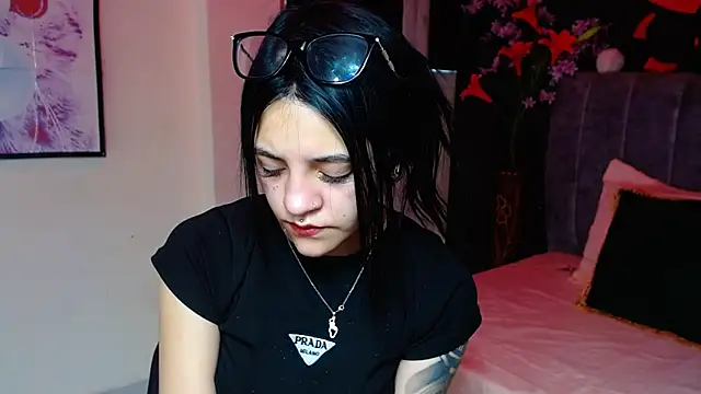 Violettasquirt online show from November 26, 2:29 pm