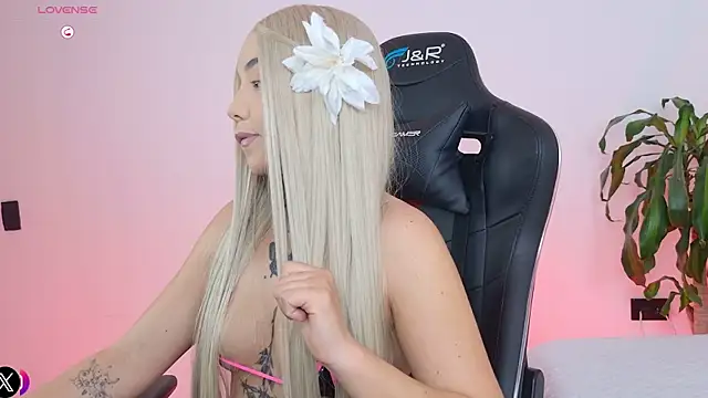 Mariafer05 online show from April 15, 4:51 pm