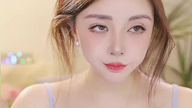 Qiaoqiao  online show from March 20, 8:25 pm