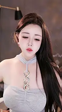 Qiaoqiao  online show from October 28, 4:24 pm