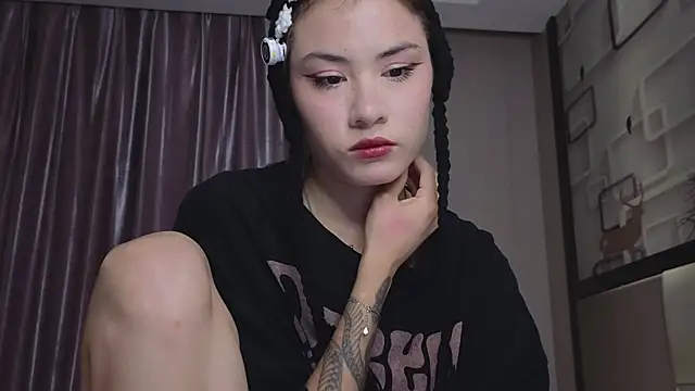 alicekiit online show from May 3, 3:59 pm