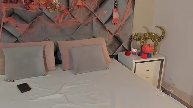 Luisa0110 online show from October 22, 7:41 pm