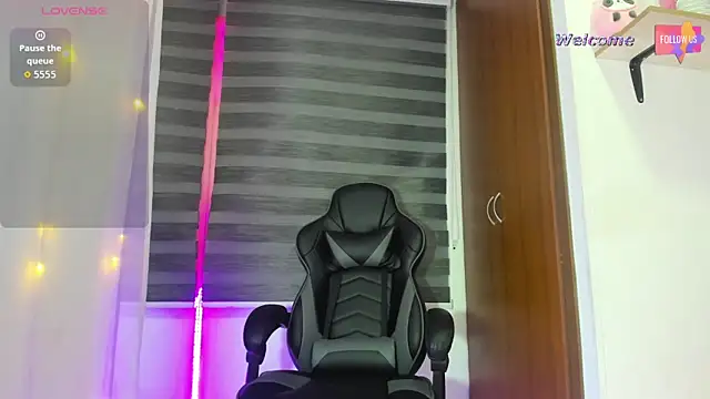 MEGANTARLY09 online show from June 8, 12:17 am