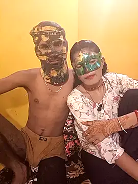 Snapshot of Karisma-sexy-couple chatting on September 8, 5:34 pm Karisma-sexy-couple online show from September 8, 5:34 pm