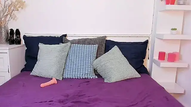 KristalWilder online show from October 31, 3:41 am