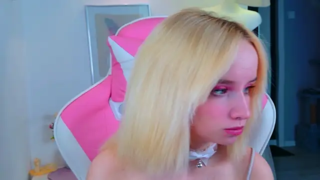 b4by LoL1 online show from April 16, 6:46 am