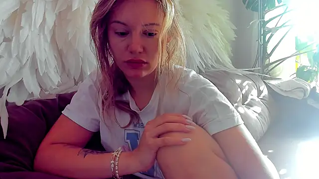 foxy blond online show from June 1, 12:34 am