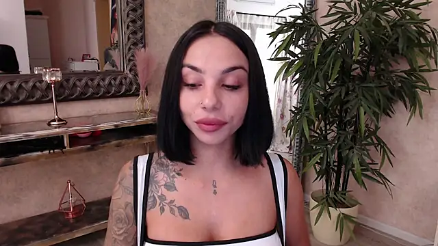 MissJuliax online show from September 12, 8:34 am