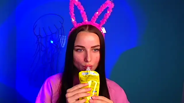 Eva Janee online show from October 6, 11:27 am