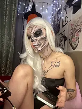 MoonAgnes online show from February 24, 6:39 pm