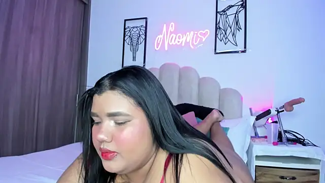 NaomiAsha online show from March 17, 8:35 pm