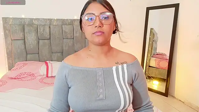 DIANEE 01 online show from May 27, 10:51 pm