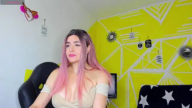 Nikolle Rouss online show from January 6, 6:00 pm