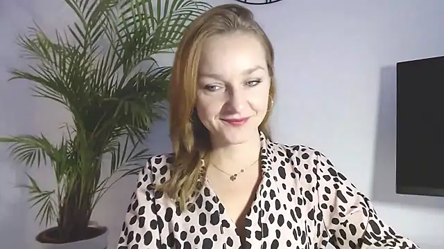 AliciaDesire online show from January 19, 7:15 am