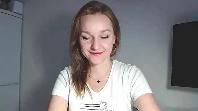 AliciaDesire online show from March 3, 6:41 am