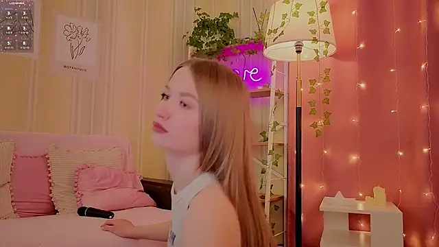 IsabellaTorrance online show from November 9, 4:30 am