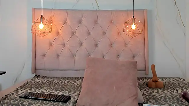 zamira 44 online show from March 25, 6:44 pm