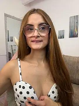 MiaaLoren online show from December 17, 5:06 pm